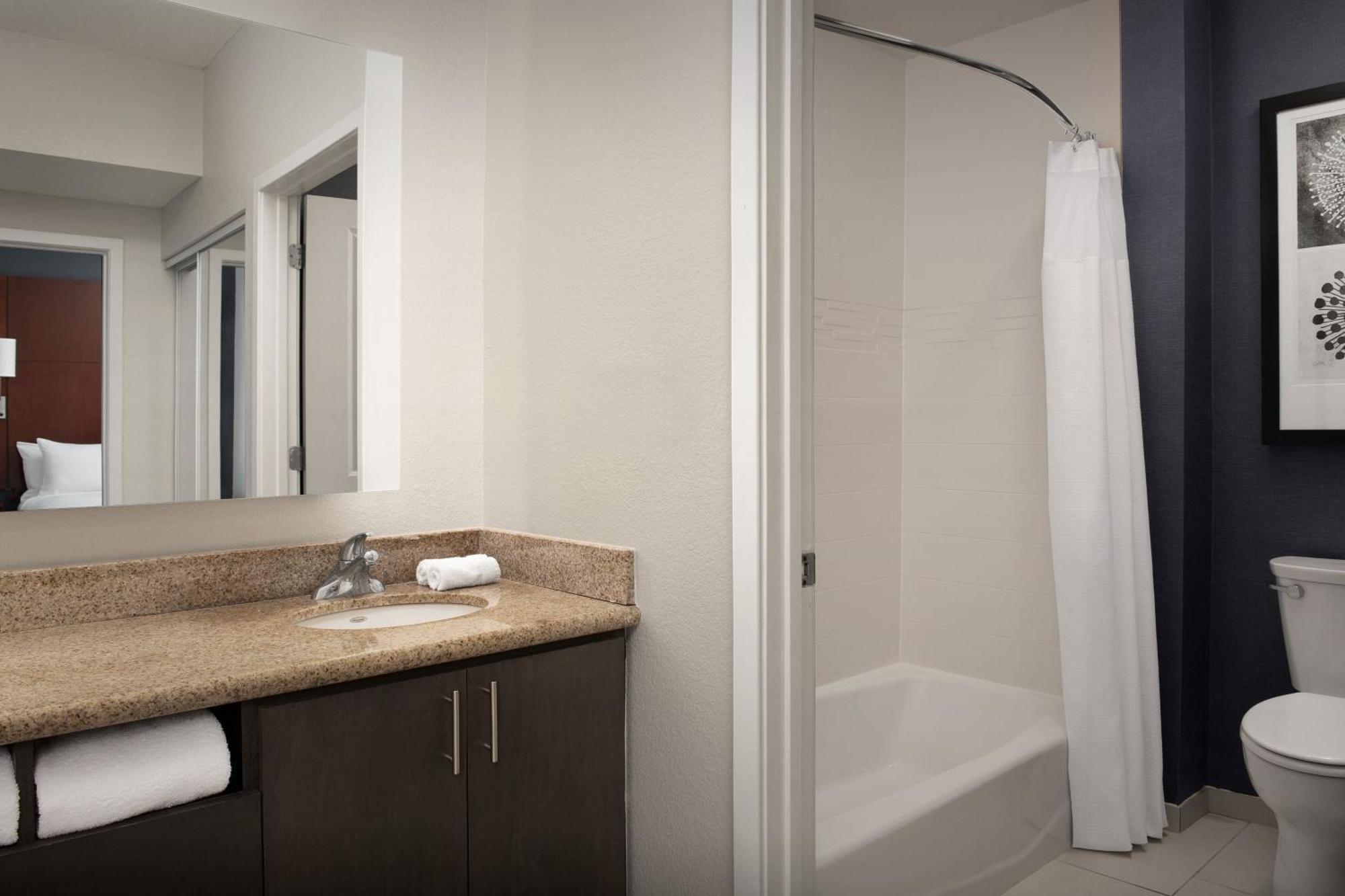 Residence Inn By Marriott Greensboro Airport Екстер'єр фото