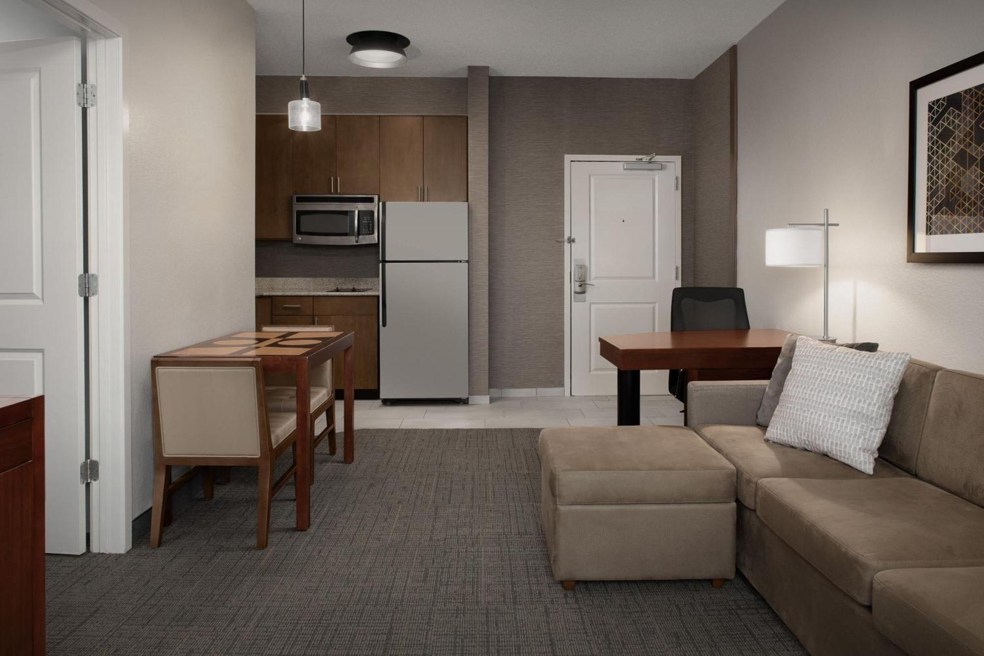 Residence Inn By Marriott Greensboro Airport Екстер'єр фото