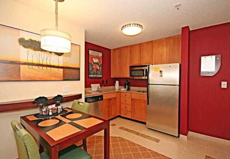 Residence Inn By Marriott Greensboro Airport Екстер'єр фото